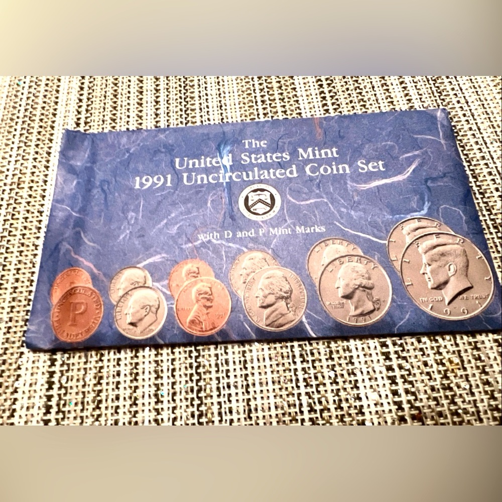 1991 & 1994 United States Mint Uncirculated Coin Sets. New in packaging.